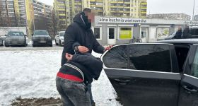 Skuteczna akcja kryminalnych na Pradze-Południe: fikcyjna kaucja za potrącenie ciężarnej