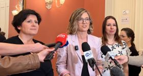 Chcą zlikwidować kilka publicznych przedszkoli w Warszawie. Czy te działania są zgodne z prawem?