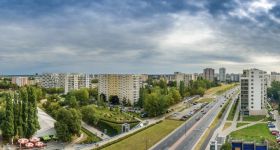 Ewakuacja 44 mieszkań. Blok na warszawskim Ursynowie grozi zawaleniem