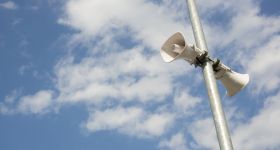 Syreny alarmowe w trzech dzielnicach Warszawy. Będą testy