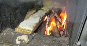 Palił paletami i truł okolicę. Interweniowali strażnicy miejscy