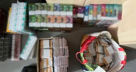 Nielegalny towar w kiosku i mieszkaniu: 58-letni handlarz zatrzymany na Mokotowie