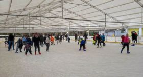 Warszawskie lodowiska kończą sezon. To ostatni weekend na łyżwy