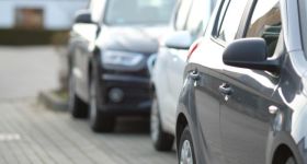 Spór o parkingi na Ursynowie: mieszkańcy zapowiadają protesty