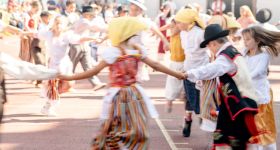 Letnie potańcówki wracają na Grochowską. W czerwcu Sinfonia Varsovia zaprasza do tańca