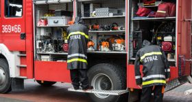 Pożar na warszawskich Bielanach. Mężczyzna użył denaturatu w celu usunięcia grzyba