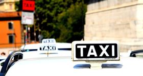 Taksówkarze z obietnicą od prezydenta Trzaskowskiego