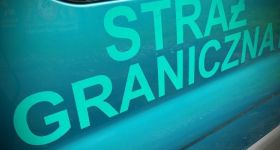 Zatrzymanie na lotnisku Modlin – fałszywy dokument i zakazane substancje w bagażu