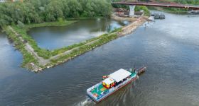 Zabytkowe tramwaje, promy przez Wisłę i rejsy do Serocka wracają dziś do stolicy