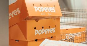 Nowa sieć fast-foodów pojawi się w Warszawie. Gdzie otworzy się Popeyes?