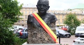 Skwer imienia Kazimierza Dejmka: nowy punkt na mapie kultury w sercu Warszawy