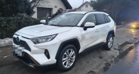 Odzyskano skradzione Toyoty zalegalizowane na fałszywych dokumentach