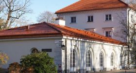 Oficyna Pałacu Natolińskiego odzyskała historyczny dach