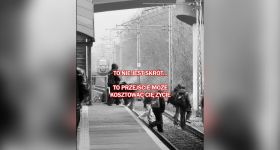 Niebezpieczne zachowanie na torach. SKM pokazuje nagranie i ostrzega: „To igranie z życiem”