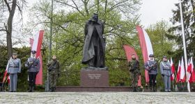Upamiętnienie marszałka Józefa Piłsudskiego w 87. rocznicę jego śmierci