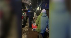 Policjanci z Ochoty pomogli 88-latce wrócić do domu