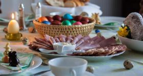 Po świętach bez marnowania: jak wykorzystać wielkanocne nadwyżki żywności?