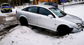 Uciekał przed drogówką, zakończył jazdę w rowie. Miał ponad 3 promile alkoholu we krwi