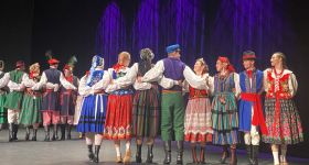 ,,Nie chcemy tylko brać, chcemy też dawać’’ - uroczystość 40-lecia działalności Integracyjnego Zespołu Pieśni i Tańca „Mazowiacy”