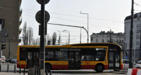 Śródmieście Warszawy sparaliżowane zgromadzeniami. Szykują się zamknięcia ulic i objazdy autobusów