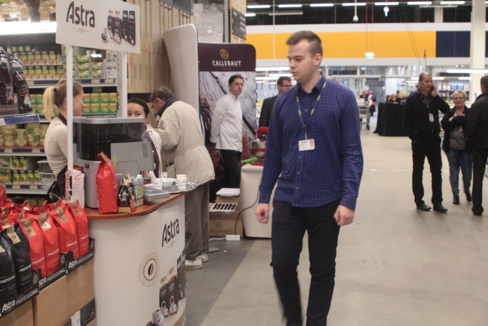 Makro w Alejach Jerozolimskich znów otwarte